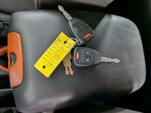 Used 2015 Jeep Wrangler Unlimited Sahara w/ Connectivity Group image 28