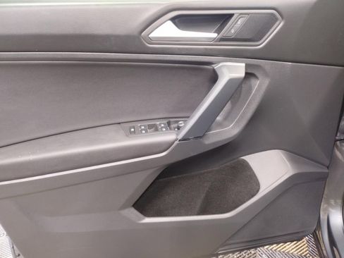 Used 2019 Volkswagen Tiguan SE w/ Panoramic Sunroof Package image 21
