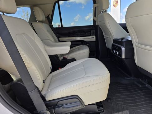 Used 2019 Ford Expedition Platinum image 28