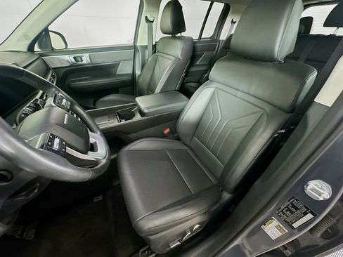 Used 2025 Hyundai Santa Fe SEL AWD/4WD image 13