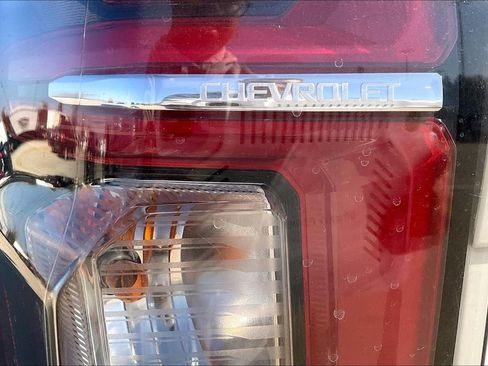 Used 2023 Chevrolet Tahoe LT w/ Luxury Package image 39