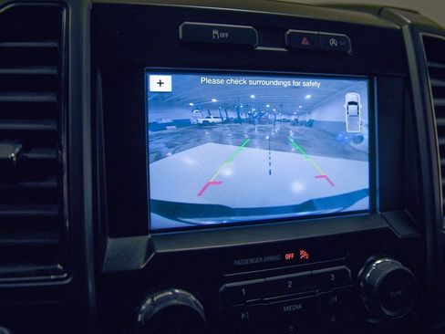 Used 2017 Ford F150 XLT w/ Equipment Group 302A Luxury image 4