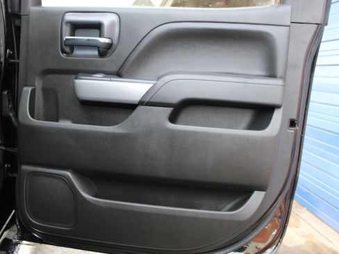 Used 2018 Chevrolet Silverado 1500 LT w/ All Star Edition image 39