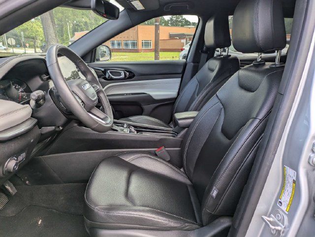 Used 2025 Jeep Compass Limited AWD/4WD image 21