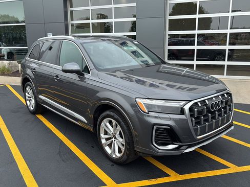 Used 2025 Audi Q7 3.0T Premium Plus AWD/4WD image 2