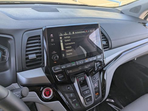 Certified 2024 Honda Odyssey Touring image 23