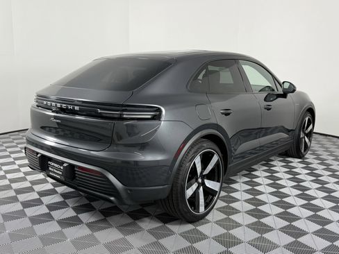 New 2025 Porsche Macan Electric image 9