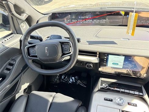 New 2025 Lincoln Navigator L Reserve w/ Jet Appearance Package image 14