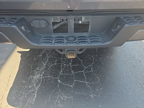 Used 2021 Toyota Tacoma TRD Sport AWD/4WD image 5
