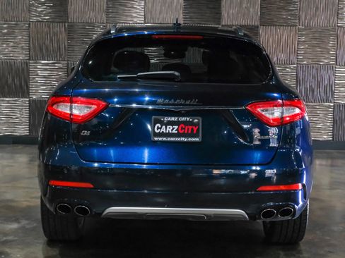 Used 2019 Maserati Levante GranLusso image 9