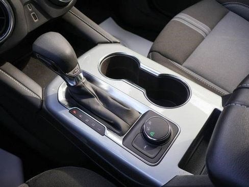 Certified 2025 Chevrolet Blazer LT FWD image 16