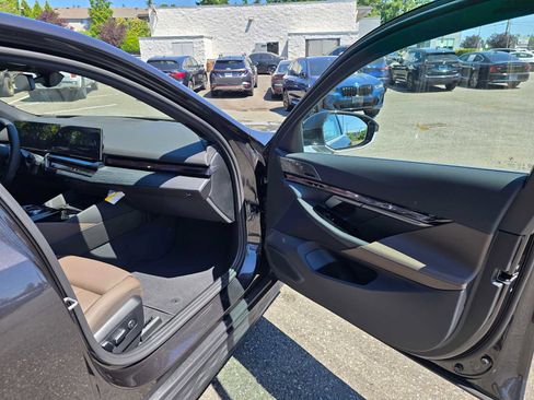 Used 2026 BMW i5 eDrive40 image 10