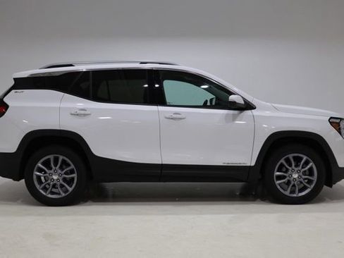 Used 2023 GMC Terrain SLT w/ Tech Package AWD/4WD image 9