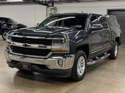 Used 2018 Chevrolet Silverado 1500 LT w/ All Star Edition AWD/4WD image 3