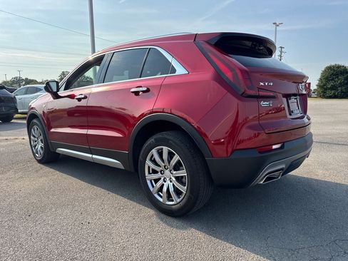 Used 2022 Cadillac XT4 Premium Luxury w/ Cold Weather Package FWD image 5