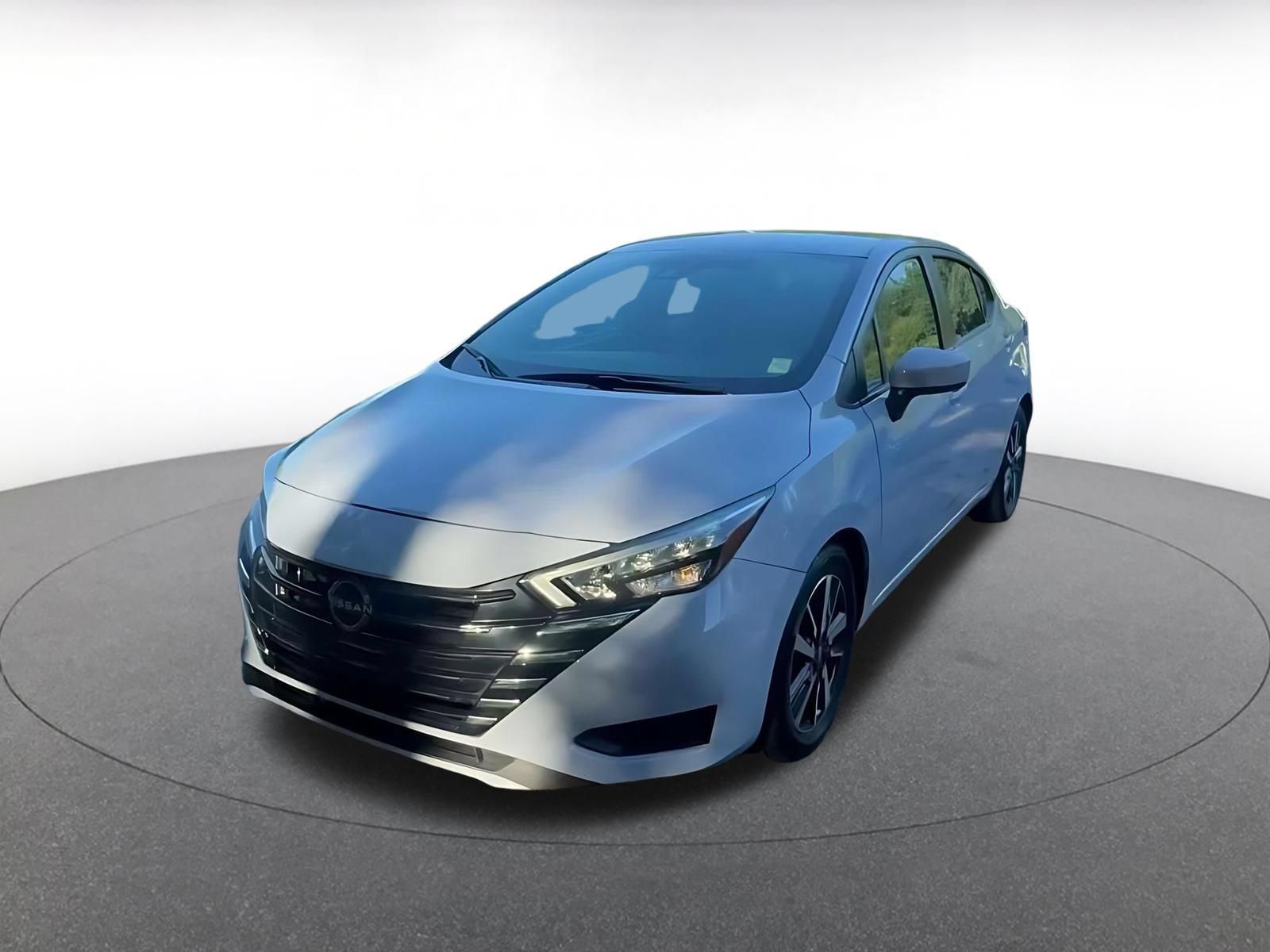 Used 2025 Nissan Versa SV FWD image 6