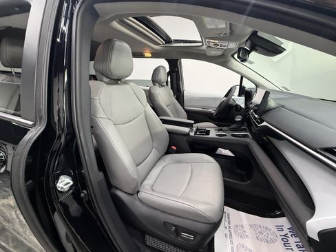 Used 2026 Toyota Sienna XLE FWD image 20