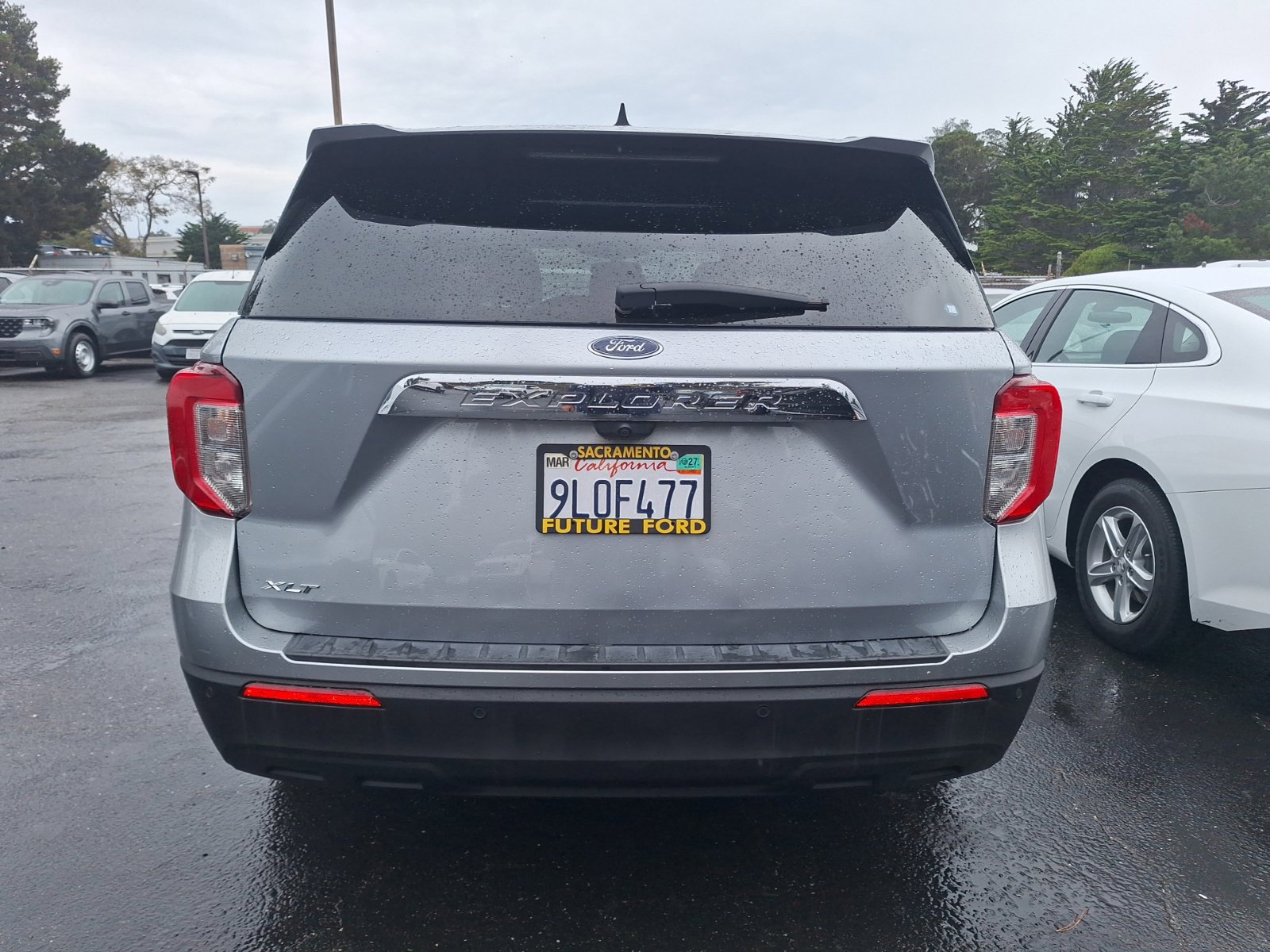 Used 2024 Ford Explorer XLT RWD image 7