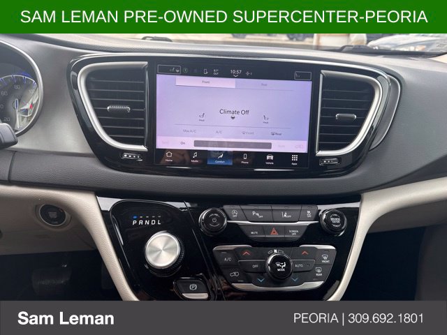 Used 2024 Chrysler Pacifica Touring-L FWD image 13
