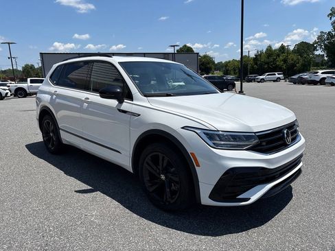 Used 2024 Volkswagen Tiguan SE R-Line AWD/4WD image 11