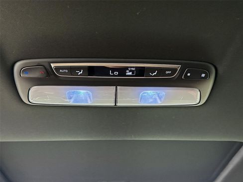 Certified 2024 Kia Telluride EX w/ EX Captain's Chair Package AWD/4WD image 27