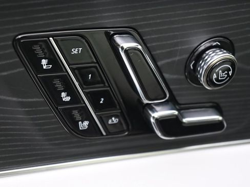 New 2025 Cadillac Lyriq Luxury AWD/4WD image 14