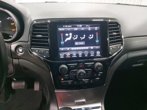 Used 2021 Jeep Grand Cherokee Laredo X AWD/4WD image 19