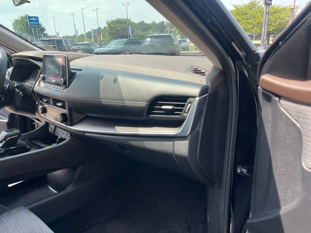 Used 2023 Nissan Rogue SV AWD/4WD image 30