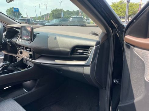 Used 2023 Nissan Rogue SV AWD/4WD image 30