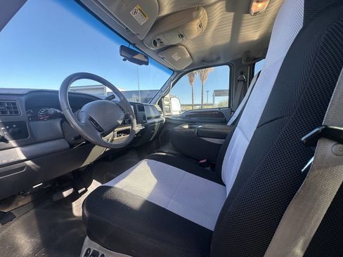 Used 2002 Ford F350 Lariat image 5