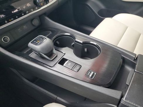 Certified 2021 Nissan Rogue SV w/ Premium Package FWD image 18
