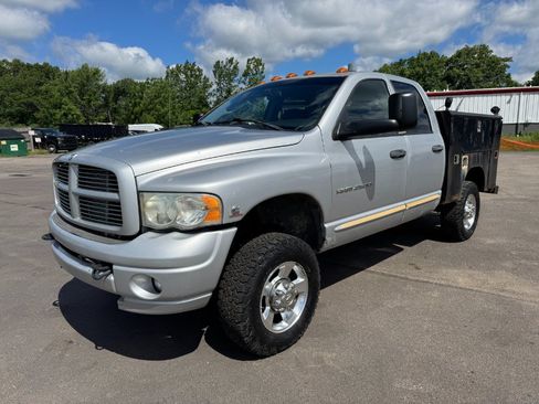 Used 2005 Dodge Ram 2500 Truck SLT AWD/4WD image 1