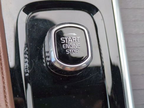 Used 2024 Volvo XC90 B6 Ultimate w/ Protection Package Premier image 22