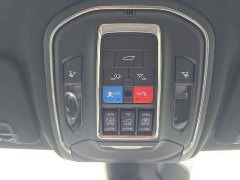 New 2025 Jeep Grand Cherokee Limited image 38