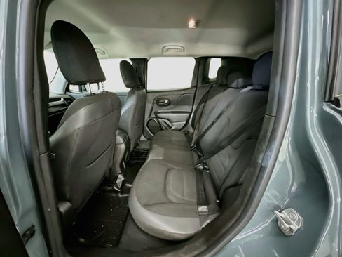 Used 2017 Jeep Renegade Altitude FWD image 29
