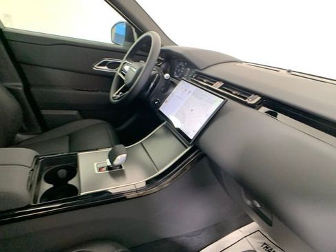 Certified 2025 Land Rover Range Rover Velar Dynamic SE image 38