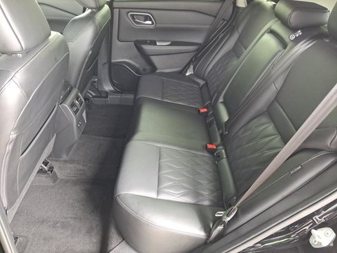 Used 2025 Nissan Rogue Platinum FWD image 15