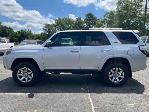Used 2016 Toyota 4Runner Trail Premium AWD/4WD image 7