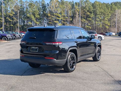 New 2025 Jeep Grand Cherokee L Altitude image 5