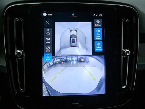 Certified 2025 Volvo XC40 B5 Ultra AWD/4WD image 33