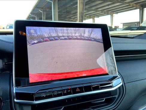 New 2026 Jeep Compass Latitude image 17