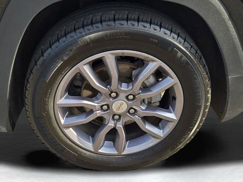 Used 2024 GMC Terrain SLT image 6