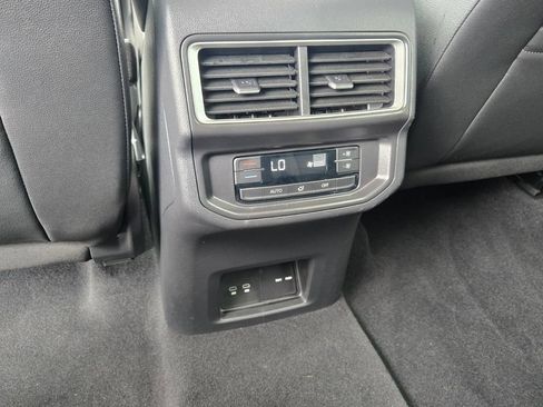 Certified 2026 Volkswagen Atlas SE w/ Panoramic Sunroof Package FWD image 16