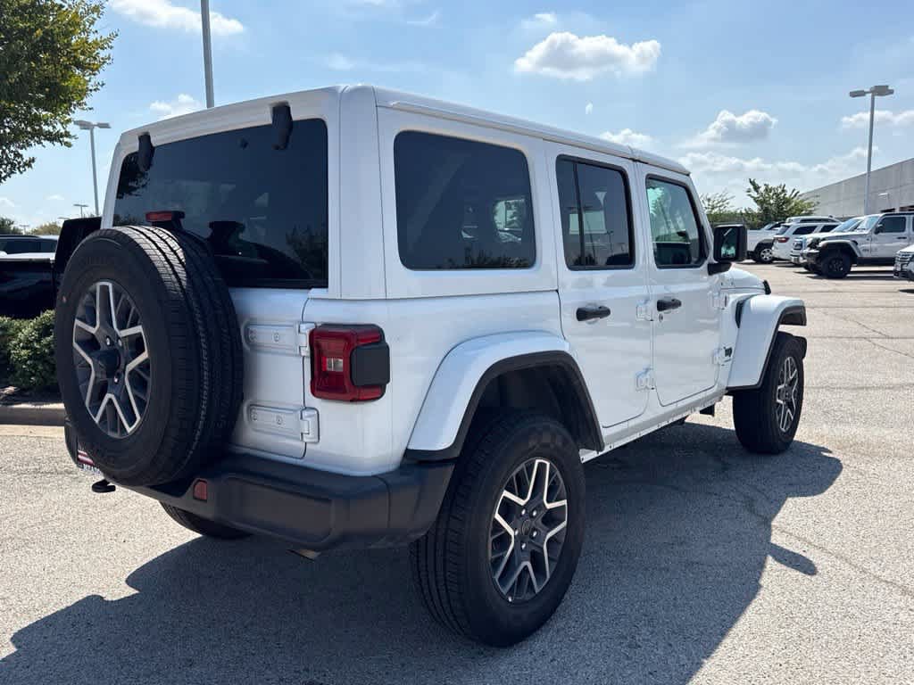 Used 2025 Jeep Wrangler Unlimited Sahara AWD/4WD image 5