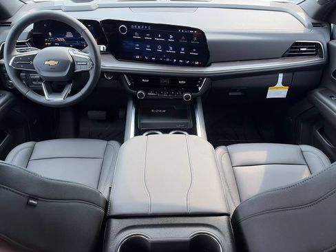 New 2026 Chevrolet Suburban LT w/ Comfort Package AWD/4WD image 12