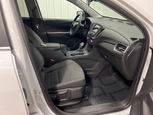 Certified 2023 Chevrolet Equinox LT AWD/4WD image 9