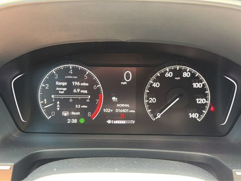 Certified 2025 Honda Pilot Touring image 31