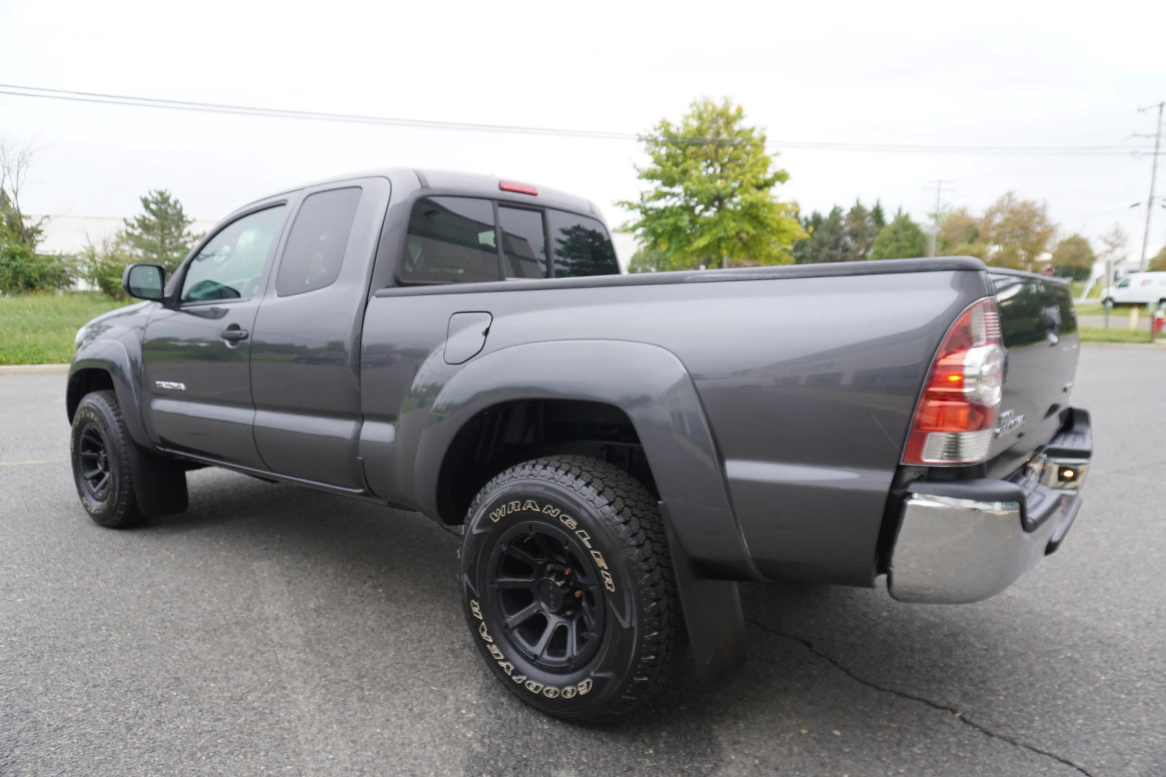 Used 2010 Toyota Tacoma 4x4 Access Cab V6 image 5