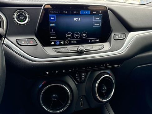 Used 2020 Chevrolet Blazer LT image 19