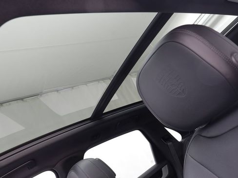 Used 2025 Porsche Cayenne AWD/4WD image 15